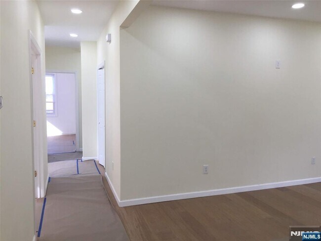 Building Photo - 248 2nd St
