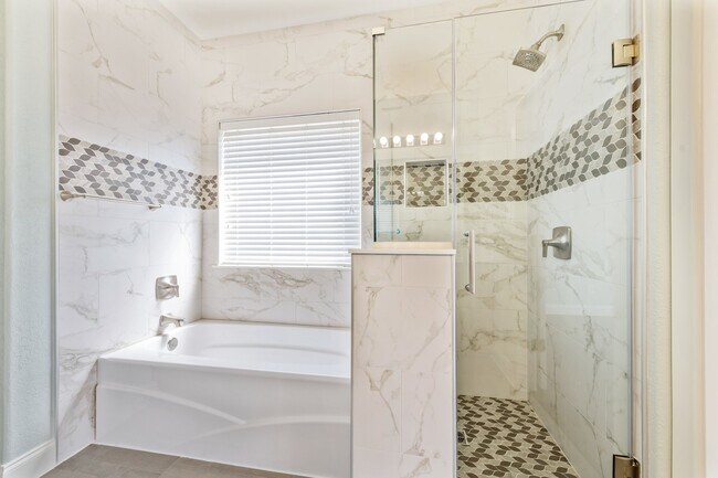 Building Photo - Gorgeous Upgraded Home in Villages at Hidd...