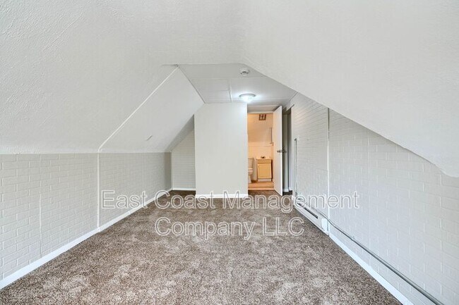 Building Photo - 5510 Edna Ave