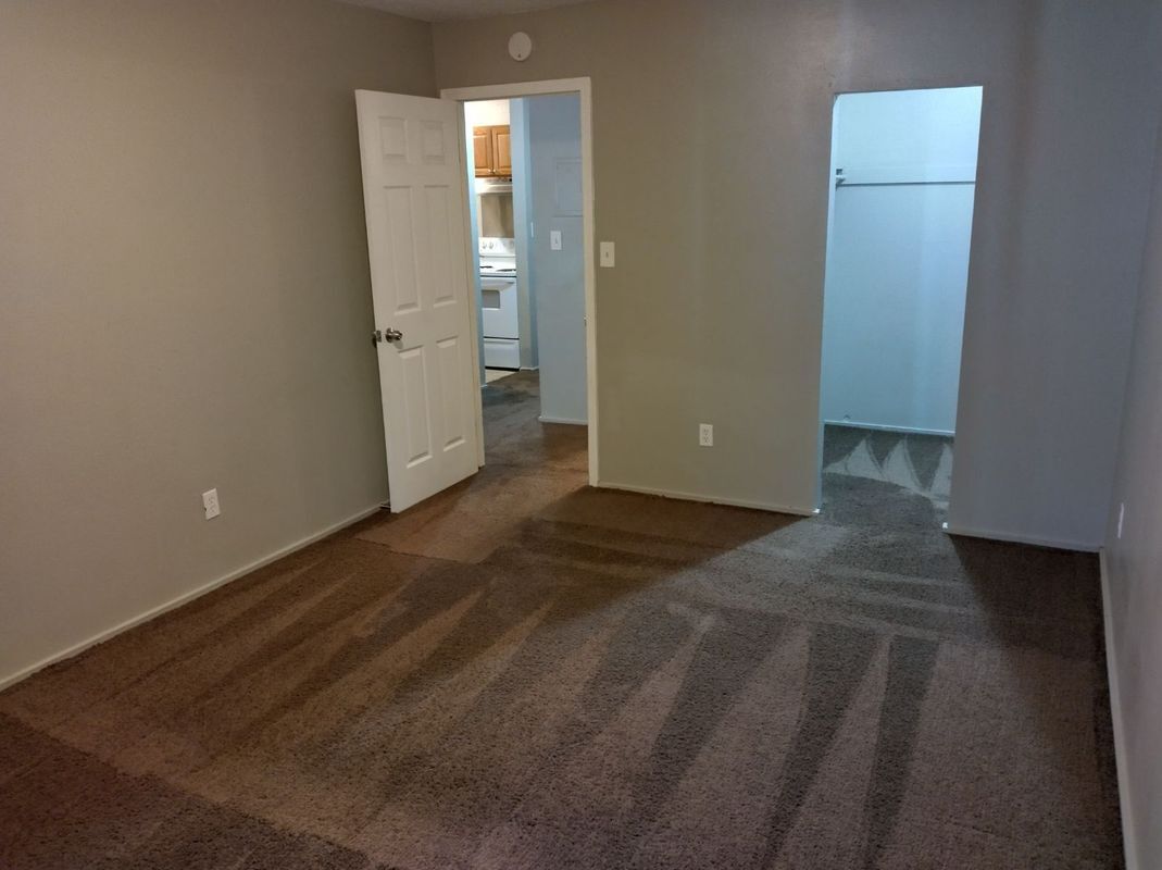 Building Photo - 1425 Yosemite St