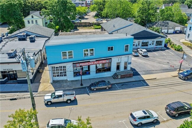 Building Photo - 33 Railroad Ave
