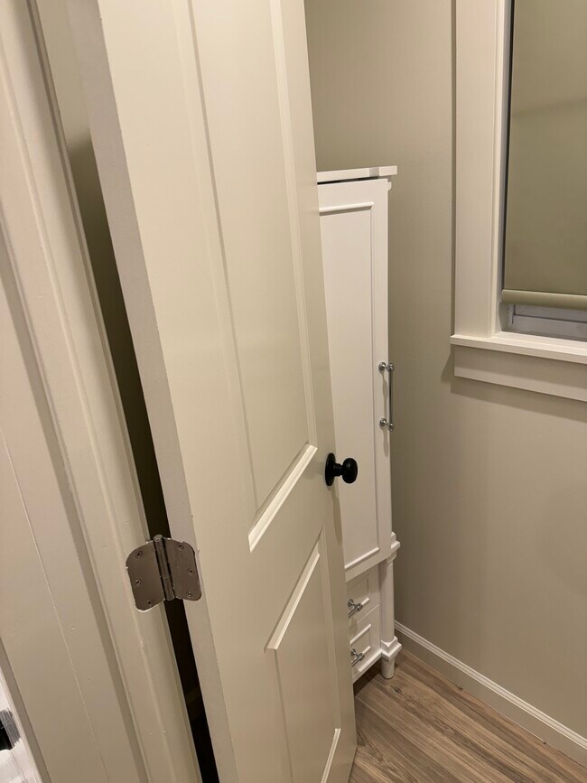 Building Photo - 1612 N Star Ave