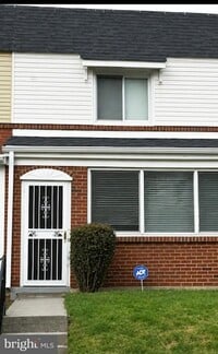 Building Photo - 3426 Baker St NE