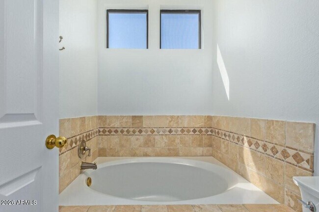 Building Photo - 7222 E Gainey Ranch Rd