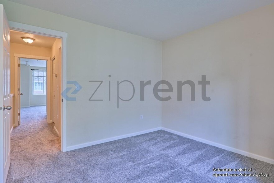 Building Photo - 15440 SW Mallard Dr