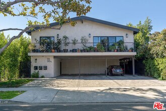 Building Photo - 393 Huntley Dr