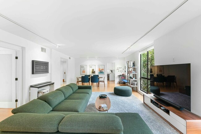 Building Photo - 8380 Waring Ave