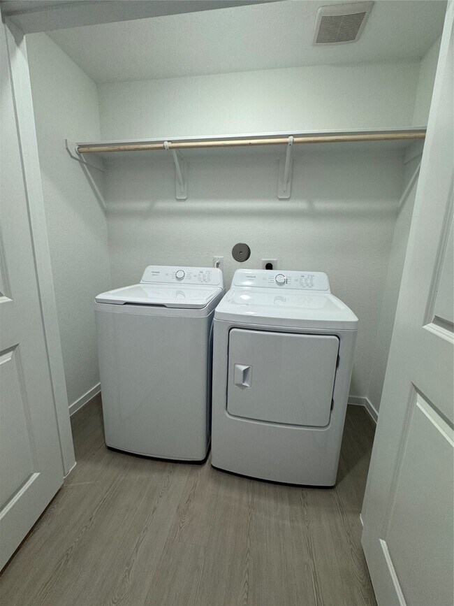 Building Photo - 28734 Bottom Grass Trl