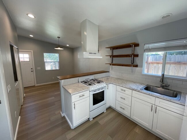 Building Photo - 6358 Raylene Ct