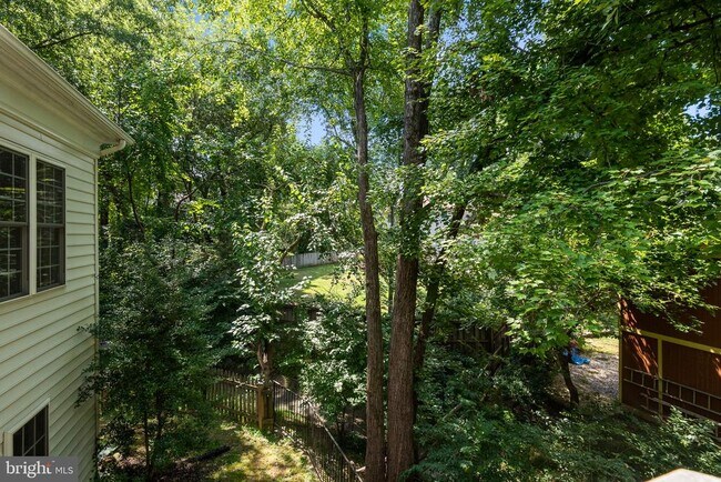 Building Photo - 2202 Sarah Woods Ct