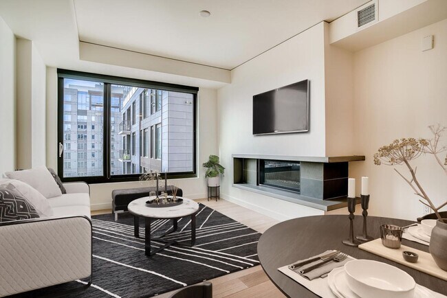 Building Photo - Northwest Facing 1 bedroom, 1 bathroom Con...