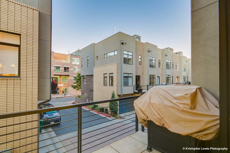 Building Photo - 1400 Little Raven St