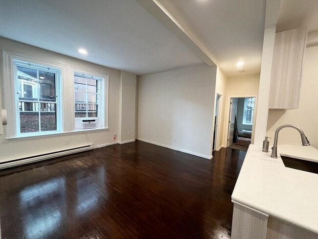 Primary Photo - 2A Wellington St