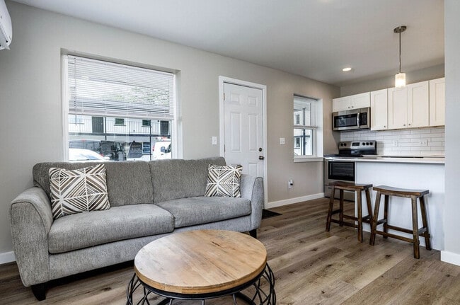 Building Photo - Ravine Apartments