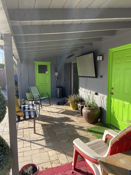 Building Photo - 6613 E Belleview St