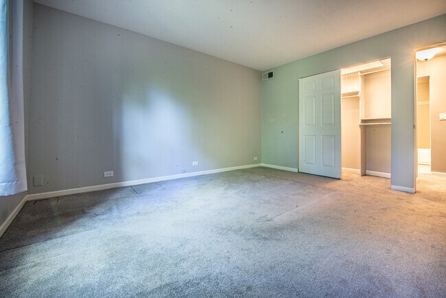 Building Photo - 5101 Carriage Way Dr