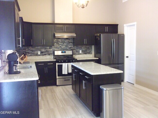 Building Photo - 7836 Enchanted View Dr