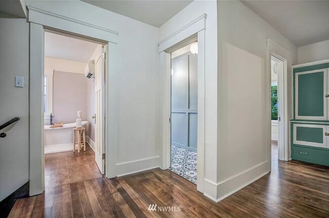 Building Photo - 14739LTa