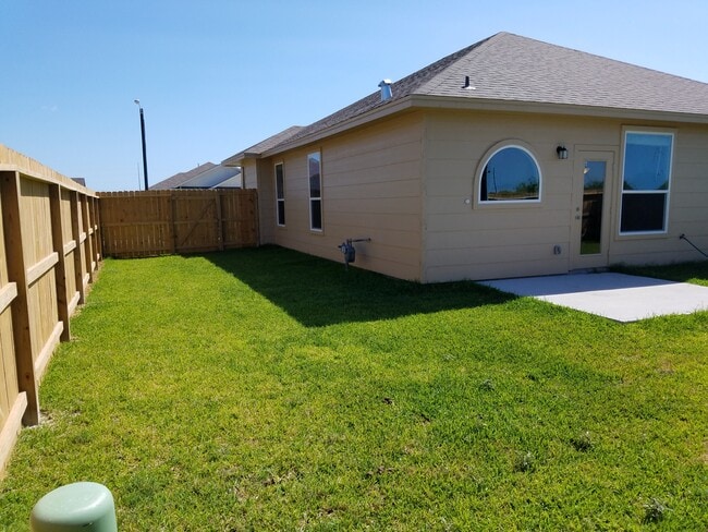 Building Photo - 8037 Pavo Real St