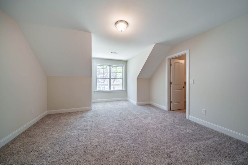 Building Photo - 605 Chapel Ridge Dr