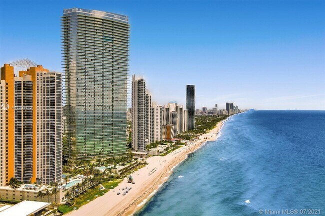 Building Photo - 18975 Collins Ave