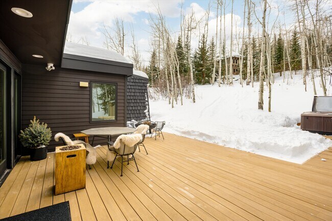 Building Photo - 126 Edgewood Ln