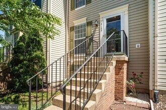 Building Photo - 6105 Jenlar Dr