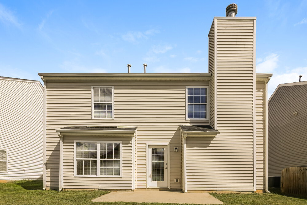 Building Photo - 1550 Pebble Ridge Dr