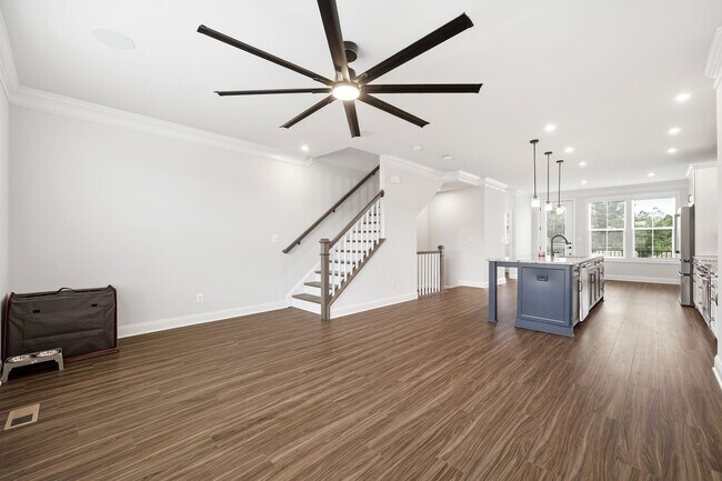 Building Photo - 768 Park Ridge Dr