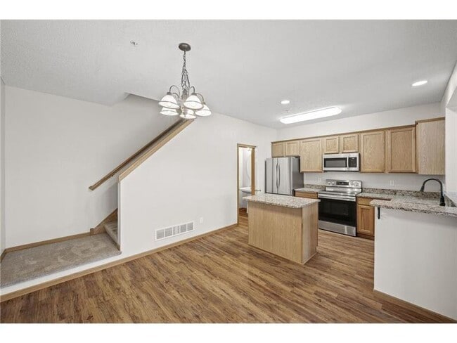 Building Photo - 13840 54th Ave N