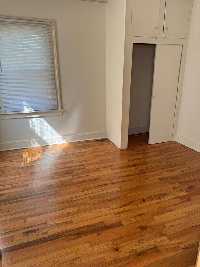 Building Photo - Cozy 2 Bedroom Home – Lawn Care & Snow Rem...