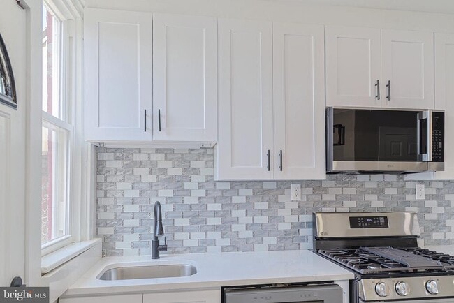 Building Photo - 1542 S 57th St