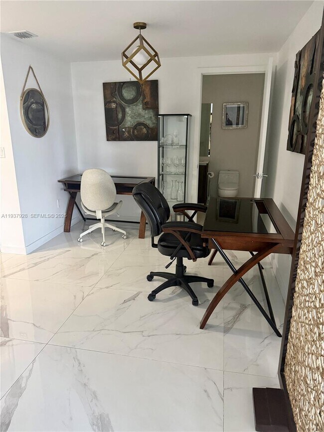 Building Photo - 488 NE 18th St