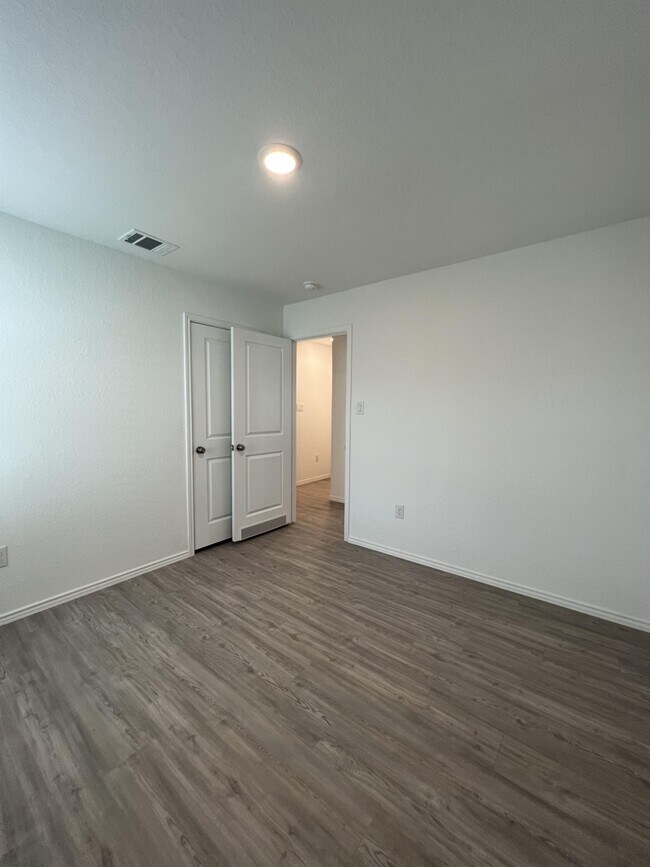 Building Photo - 13819 Llama Pl