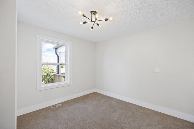 Building Photo - Dream House! Three Bedroom fully Renovated...