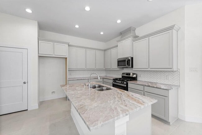 Building Photo - 12954 Rio Mariano Ln