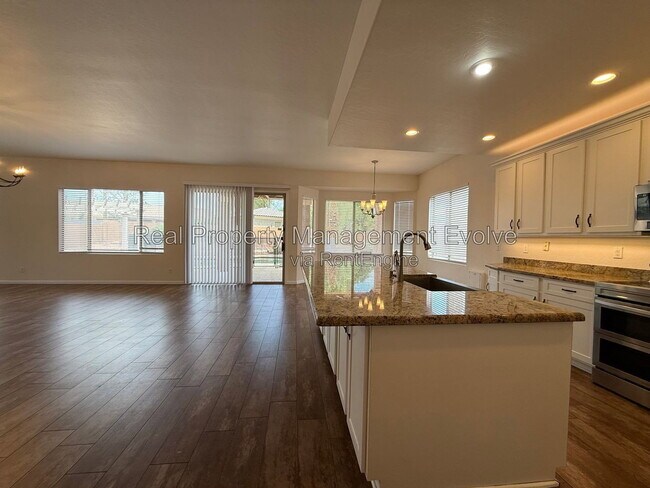Building Photo - 1234 W Remington Dr