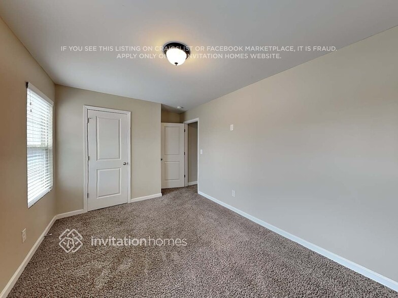 Building Photo - 3530 Mica Cir SE