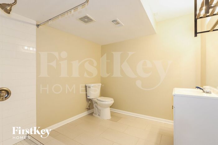 Building Photo - 454 Bluebird Dr