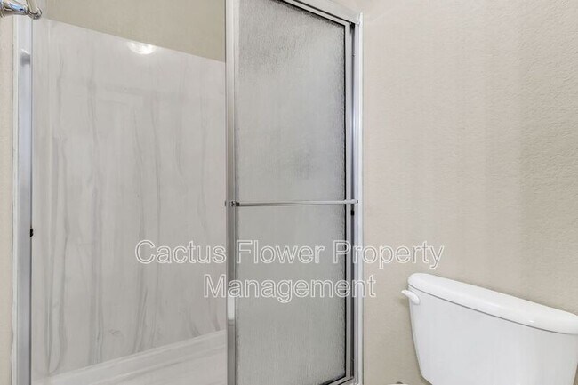 Building Photo - 2524 N Sunrise