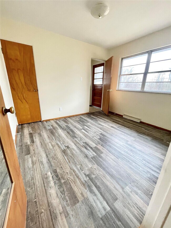Building Photo - 4120 Shirley Dr