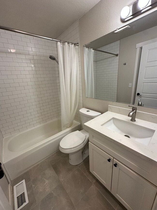 Building Photo - Charming 3 bedroom home in desirable Puyallup