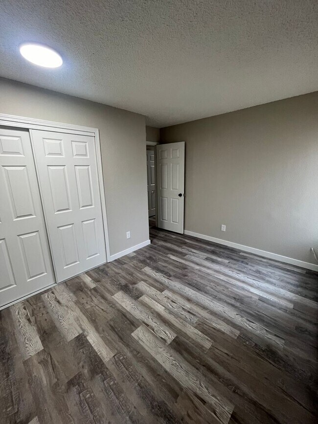 Building Photo - 4502 Picturesque Cir