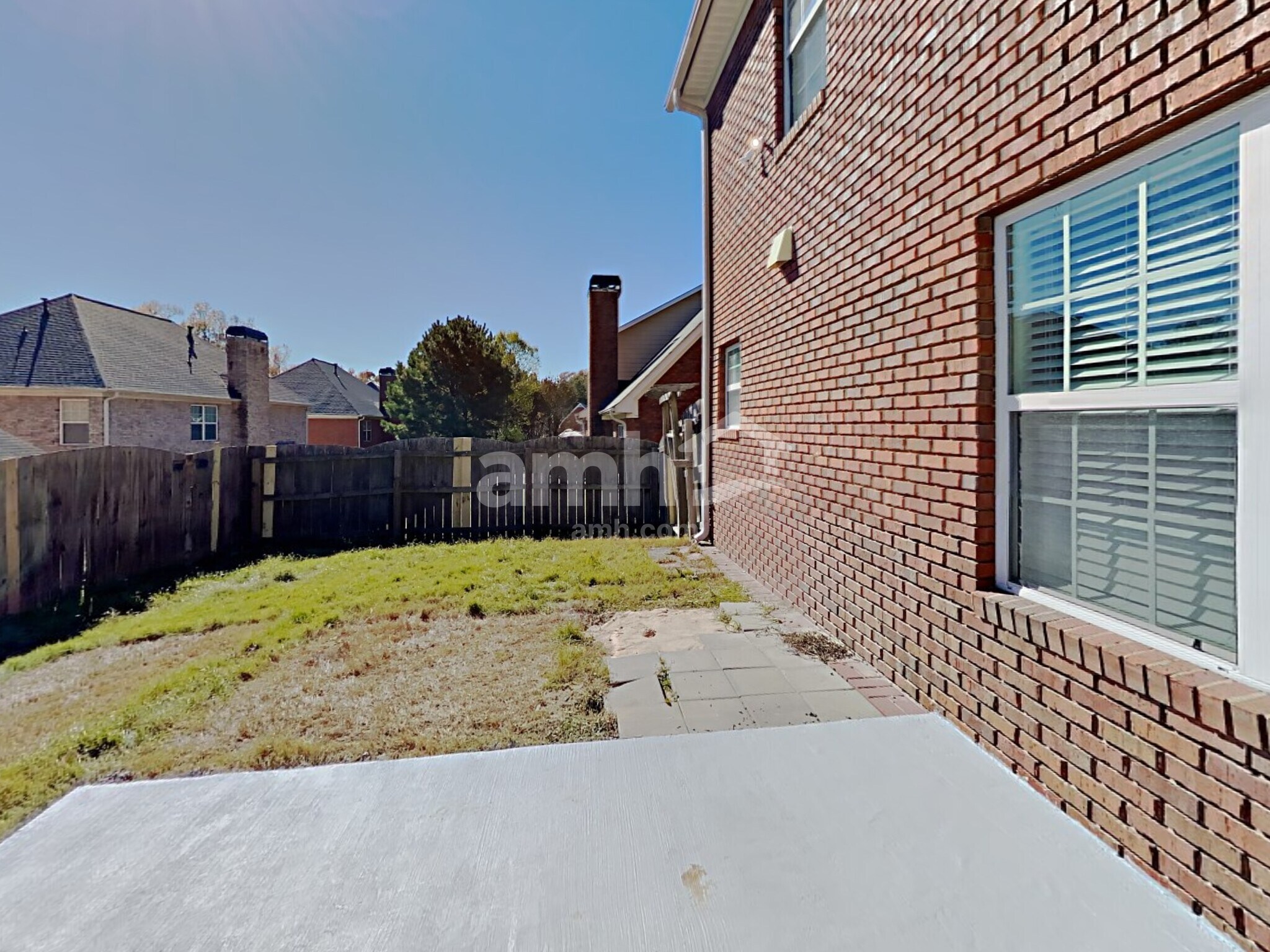 Building Photo - 979 Park Knoll Ct NE