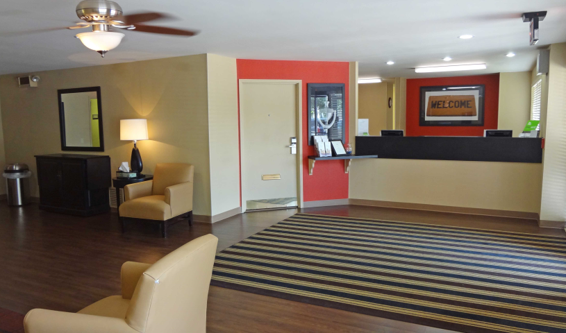 Lobby and Guest Check-in - Furnished Studio - Houston