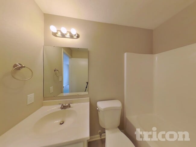 Building Photo - 4531 Riverbrook Ln