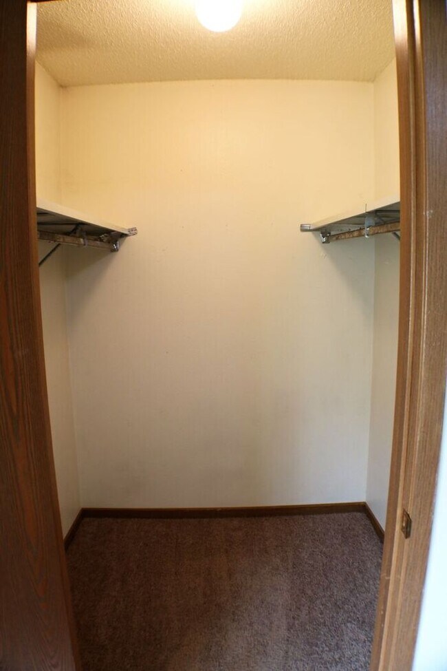 Building Photo - $1,100 | 2 Bedroom, 1 Bathroom CONDO | CAT Friendly* | Available for Immediate Move In!