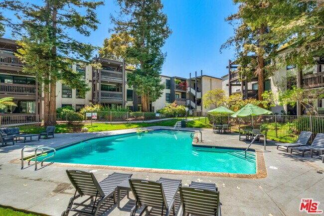 Building Photo - 7742 Redlands St