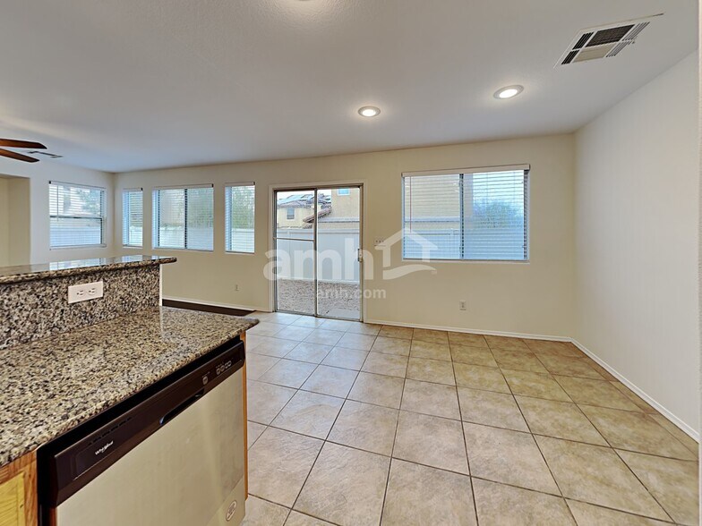 Building Photo - 542 Eresma St