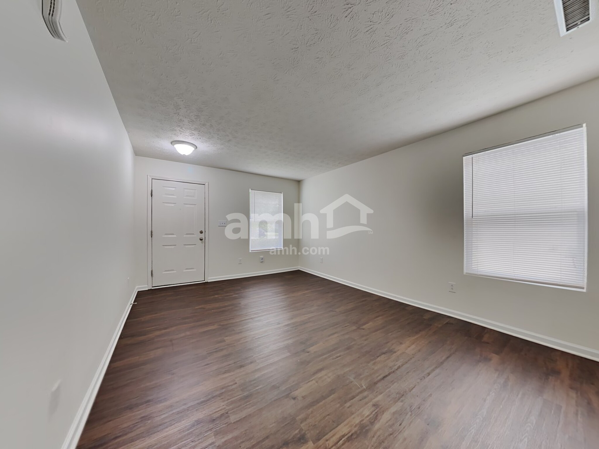 Building Photo - 11424 Long Lake Dr